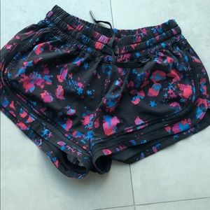 Lululemon Running Shorts Sz 6 (small)